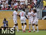 29.06.2025, FIFA Club World Cup 2025, Achtelfinale, CR Flamengo Rio de Janeiro - FC Bayern Mnchen, im Hard Rock Stadium (Miami Gardens, FL), Torjubel Harry Kane (2.v.re, FC Bayern Mnchen). mit Jonathan Tah (FC Bayern Mnchen), Dayot Upamecano (FC Bayern Mnchen), Serge Gnabry (FC Bayern Mnchen) 