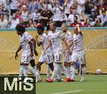 29.06.2025, FIFA Club World Cup 2025, Achtelfinale, CR Flamengo Rio de Janeiro - FC Bayern Mnchen, im Hard Rock Stadium (Miami Gardens, FL), Torjubel Harry Kane (mitte, FC Bayern Mnchen). mit  Kingsley Coman (FC Bayern Mnchen), Konrad Laimer (FC Bayern Mnchen), Serge Gnabry (FC Bayern Mnchen), Joshua Kimmich (FC Bayern Mnchen)  