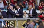 29.06.2025, FIFA Club World Cup 2025, Achtelfinale, CR Flamengo Rio de Janeiro - FC Bayern Mnchen, im Hard Rock Stadium (Miami Gardens, FL), Gianni Infantino (li, FIFA-Prsident) auf der Tribne als Zuschauer. re: Prsident Herbert Hainer (FC Bayern) 