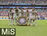 29.06.2025, FIFA Club World Cup 2025, Achtelfinale, CR Flamengo Rio de Janeiro - FC Bayern Mnchen, im Hard Rock Stadium (Miami Gardens, FL), Mannschaftsfoto hi. v.li: Joshua Kimmich (FC Bayern Mnchen), Torwart Manuel Neuer (FC Bayern Mnchen), Dayot Upamecano (FC Bayern Mnchen), Konrad Laimer (FC Bayern Mnchen), Jonathan Tah (FC Bayern Mnchen), Kingsley Coman (FC Bayern Mnchen) vorne v.li: Michael Olise (FC Bayern Mnchen), Serge Gnabry (FC Bayern Mnchen), Josip Stanisic (Bayern Mnchen), Harry Kane (FC Bayern Mnchen), Leon Goretzka (FC Bayern Mnchen) 