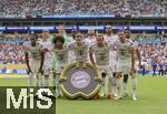 29.06.2025, FIFA Club World Cup 2025, Achtelfinale, CR Flamengo Rio de Janeiro - FC Bayern Mnchen, im Hard Rock Stadium (Miami Gardens, FL), Mannschaftsfoto hi. v.li: Joshua Kimmich (FC Bayern Mnchen), Torwart Manuel Neuer (FC Bayern Mnchen), Dayot Upamecano (FC Bayern Mnchen), Konrad Laimer (FC Bayern Mnchen), Jonathan Tah (FC Bayern Mnchen), Kingsley Coman (FC Bayern Mnchen) vorne v.li: Michael Olise (FC Bayern Mnchen), Serge Gnabry (FC Bayern Mnchen), Josip Stanisic (Bayern Mnchen), Harry Kane (FC Bayern Mnchen), Leon Goretzka (FC Bayern Mnchen) 