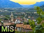 29.6.2025, Meran in Sdtirol, Italien. Ortsteil Algund mit Blick im Sden nach Lana und hinten Bozen.