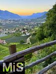 29.6.2025, Meran in Sdtirol, Italien. Ortsteil Algund mit Blick im Sden nach Lana und hinten Bozen.