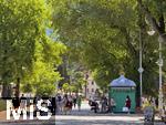 29.6.2025, Meran in S�dtirol, Italien. Innenstadt Meran, Fussg�ngerpromenade an der Passer