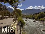 29.6.2025, Meran in S�dtirol, Italien. Innenstadt Meran, Fussg�ngerpromenade an der Passer
