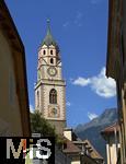 29.6.2025, Meran in S�dtirol, Italien. Innenstadt Meran, Kirchturm der Stadtpfarrkirche St. Nikolaus Meran, 