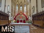 29.6.2025, Meran in S�dtirol, Italien. Innenstadt Meran, Altar der Stadtpfarrkirche St. Nikolaus Meran, 