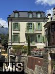29.6.2025, Meran in S�dtirol, Italien. Innenstadt Meran, Altes Wohnhaus im s�dlichen Flair.