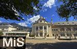 29.6.2025, Meran in S�dtirol, Italien. Innenstadt Meran, Das historische Kurhaus von Meran an der Fussg�ngerpromenade.