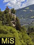 29.6.2025, Meran in S�dtirol, Italien. Zenoburg (Castel Sanzeno), unten fliesst die Passer idyllisch in ihrem Bett.
