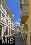 29.6.2025, Meran in S�dtirol, Italien. Innenstadt Meran, Via Mortici, die urige Einkaufsgasse in der Altstadt.