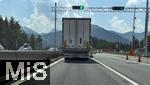 26.06.2025, Brennerautobahn bei Innsbruck (sterreich). Fahrtrichtung Sden bei Vals (sterreich), LKWs mssen in der Mitte fahren wegen Gewichtsausgleich auf der Baustelle der Brcke.