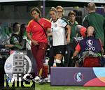 04.07.2025, UEFA Frauen-Europameisterschaft 2025 in der Schweiz. Spieltag 1, Vorrunde, Deutschland - Polen, im Kybunpark (St. Gallen, Schweiz). unter Trnern muss Giulia Gwinn (Deutschland) verletzt vom Spielfeld gehen