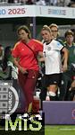 04.07.2025, UEFA Frauen-Europameisterschaft 2025 in der Schweiz. Spieltag 1, Vorrunde, Deutschland - Polen, im Kybunpark (St. Gallen, Schweiz). unter Trnern muss Giulia Gwinn (Deutschland) verletzt vom Spielfeld gehen