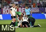04.07.2025, UEFA Frauen-Europameisterschaft 2025 in der Schweiz. Spieltag 1, Vorrunde, Deutschland - Polen, im Kybunpark (St. Gallen, Schweiz). Giulia Gwinn (Deutschland) sitzt unter Trnen am Boden da sie Verletzungs bedingt nicht weiter spielen kann