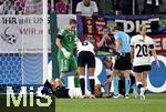 04.07.2025, UEFA Frauen-Europameisterschaft 2025 in der Schweiz. Spieltag 1, Vorrunde, Deutschland - Polen, im Kybunpark (St. Gallen, Schweiz). Giulia Gwinn (Deutschland) liegt vereltzt am Boden