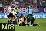 04.07.2025, UEFA Frauen-Europameisterschaft 2025 in der Schweiz. Spieltag 1, Vorrunde, Deutschland - Polen, im Kybunpark (St. Gallen, Schweiz). Giulia Gwinn (Deutschland) sitzt unter Trnen am Boden da sie Verletzungs bedingt nicht weiter spielen kann