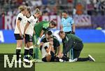 04.07.2025, UEFA Frauen-Europameisterschaft 2025 in der Schweiz. Spieltag 1, Vorrunde, Deutschland - Polen, im Kybunpark (St. Gallen, Schweiz). Giulia Gwinn (Deutschland) sitzt unter Trnen am Boden da sie Verletzungs bedingt nicht weiter spielen kann