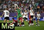 04.07.2025, UEFA Frauen-Europameisterschaft 2025 in der Schweiz. Spieltag 1, Vorrunde, Deutschland - Polen, im Kybunpark (St. Gallen, Schweiz). Torhterin Ann-Kathrin Berger (Deutschland) hlt den Ball sicher