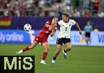 04.07.2025, UEFA Frauen-Europameisterschaft 2025 in der Schweiz. Spieltag 1, Vorrunde, Deutschland - Polen, im Kybunpark (St. Gallen, Schweiz). (L-R) Natalia Padilla (Polen) gegen Carlotta Wamser (Deutschland)