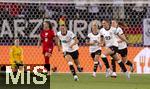 04.07.2025, UEFA Frauen-Europameisterschaft 2025 in der Schweiz. Spieltag 1, Vorrunde, Deutschland - Polen, im Kybunpark (St. Gallen, Schweiz).  v.li: Klara Bhl (Deutschland) und Jule Brand (Deutschland) Torjubel 