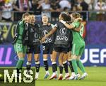 04.07.2025, UEFA Frauen-Europameisterschaft 2025 in der Schweiz. Spieltag 1, Vorrunde, Deutschland - Polen, im Kybunpark (St. Gallen, Schweiz). Schlussjubel der Deutschen nach dem Spiel, Giovanna Hoffmann (Deutschland), Torhterin Stina Johannes (Deutschland), Selina Cerci (Deutschland), Giovanna Hoffmann (Deutschland), Sophia Kleinherne (Deutschland), 
