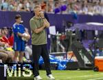 04.07.2025, UEFA Frauen-Europameisterschaft 2025 in der Schweiz. Spieltag 1, Vorrunde, Deutschland - Polen, im Kybunpark (St. Gallen, Schweiz). Trainer Christian Wck (Deutschland) nachdenklich 