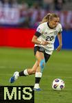 04.07.2025, UEFA Frauen-Europameisterschaft 2025 in der Schweiz. Spieltag 1, Vorrunde, Deutschland - Polen, im Kybunpark (St. Gallen, Schweiz). Elisa Sen (Deutschland)  am Ball 
