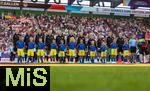 04.07.2025, UEFA Frauen-Europameisterschaft 2025 in der Schweiz. Spieltag 1, Vorrunde, Deutschland - Polen, im Kybunpark (St. Gallen, Schweiz).  Aufstellen zur Hymne: Ohne Sortierung: Lea Schller (Deutschland), Rebecca Knaak (Deutschland), Sjoeke Nsken (Deutschland), Klara Bhl (Deutschland), Torhterin Ann-Katrin Berger (Deutschland), Giulia Gwinn (Deutschland). vorne v.li: Linda Dallmann (Deutschland), Elisa Sen (Deutschland) , Janina Minge  (Deutschland), Sarai Linder (Deutschland), Jule Brand (Deutschland)  