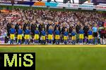 04.07.2025, UEFA Frauen-Europameisterschaft 2025 in der Schweiz. Spieltag 1, Vorrunde, Deutschland - Polen, im Kybunpark (St. Gallen, Schweiz).  Aufstellen zur Hymne: Ohne Sortierung: Lea Schller (Deutschland), Rebecca Knaak (Deutschland), Sjoeke Nsken (Deutschland), Klara Bhl (Deutschland), Torhterin Ann-Katrin Berger (Deutschland), Giulia Gwinn (Deutschland). vorne v.li: Linda Dallmann (Deutschland), Elisa Sen (Deutschland) , Janina Minge  (Deutschland), Sarai Linder (Deutschland), Jule Brand (Deutschland)  