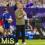 04.07.2025, UEFA Frauen-Europameisterschaft 2025 in der Schweiz. Spieltag 1, Vorrunde, Deutschland - Polen, im Kybunpark (St. Gallen, Schweiz). Trainer Christian Wck (Deutschland) an der Seitenlinie 