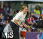 04.07.2025, UEFA Frauen-Europameisterschaft 2025 in der Schweiz. Spieltag 1, Vorrunde, Deutschland - Polen, im Kybunpark (St. Gallen, Schweiz). Trainerin Nina Patalon (Polen) an der Seitenlinie in Rage.