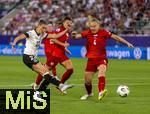 04.07.2025, UEFA Frauen-Europameisterschaft 2025 in der Schweiz. Spieltag 1, Vorrunde, Deutschland - Polen, im Kybunpark (St. Gallen, Schweiz). li: Jule Brand (Deutschland) gegen Paulina Dudek (Polen) 