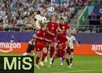 04.07.2025, UEFA Frauen-Europameisterschaft 2025 in der Schweiz. Spieltag 1, Vorrunde, Deutschland - Polen, im Kybunpark (St. Gallen, Schweiz). v.li: Rebecca Knaak (Deutschland), Emilia Szymczak (Polen), Paulina Dudek (Polen), 