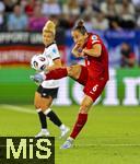 04.07.2025, UEFA Frauen-Europameisterschaft 2025 in der Schweiz. Spieltag 1, Vorrunde, Deutschland - Polen, im Kybunpark (St. Gallen, Schweiz). Sylwia Matysik (Polen) am Ball 