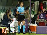 04.07.2025, UEFA Frauen-Europameisterschaft 2025 in der Schweiz. Spieltag 1, Vorrunde, Deutschland - Polen, im Kybunpark (St. Gallen, Schweiz). Vierte Offizielle Olaz Rivera Olmedo (Spanien)