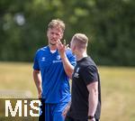 05.07.2025, Fussball 2. Bundesliga 2025/2026, 1.FC Magdeburg im Sommertrainingslager in Bad Wrishofen im Unterallgu,  Alexander Ahl-Holmstrm (1. FC Magdeburg) verlsst mit Beule am Auge den Platz nach einem Zusammenprall mit Torwart Robert Kampa (1. FC Magdeburg) 