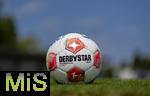 05.07.2025, Fussball 2. Bundesliga 2025/2026, 1.FC Magdeburg im Sommertrainingslager in Bad Wrishofen im Unterallgu,  Der neue Spielball DERBYSTAR, es ist der Offizielle Spielball fr die Saison 2025/26 der Bundesliga und 2. Bundesliga, Name: Bundesliga Brillant APS