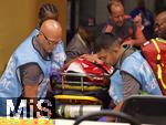 05.07.2025, FIFA Club World Cup 2025, Viertelfinale, Paris St. Germain - FC Bayern Mnchen, im Mercedes-Benz Stadium (Atlanta, GA),  Jamal Musiala (FC Bayern Mnchen) muss nach seiner Verletzung am Bein auf einer Trage ins Krankenhaus gefahren werden. 