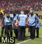 05.07.2025, FIFA Club World Cup 2025, Viertelfinale, Paris St. Germain - FC Bayern Mnchen, im Mercedes-Benz Stadium (Atlanta, GA),  Jamal Musiala (FC Bayern Mnchen) muss nach seiner Verletzung am Bein auf einer Trage vom Platz getragen werden. 