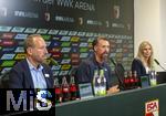 07.07.2025, Fussball 1. Bundesliga 2025/2026, Trainingsauftakt FC Augsburg, Pressekonferenz in der WWK-Arena Augsburg, Vorstellung von Trainer Sandro Wagner (mitte, FC Augsburg). li: Geschftsfhrer Michael Strll (FC Augsburg) 
 

