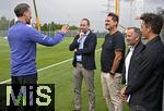 07.07.2025, Fussball 1. Bundesliga 2025/2026, Trainingsauftakt FC Augsburg, Auftakttraining an der WWK-Arena Augsburg, Trainer Sandro Wagner (FC Augsburg) und Prsident Markus Krapf (FC Augsburg) 
 

