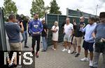 07.07.2025, Fussball 1. Bundesliga 2025/2026, Trainingsauftakt FC Augsburg, Auftakttraining an der WWK-Arena Augsburg, Trainer Sandro Wagner (FC Augsburg) mit den Fans
 

