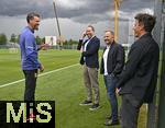 07.07.2025, Fussball 1. Bundesliga 2025/2026, Trainingsauftakt FC Augsburg, Auftakttraining an der WWK-Arena Augsburg, Trainer Sandro Wagner (li, FC Augsburg) .
 

