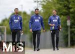 07.07.2025, Fussball 1. Bundesliga 2025/2026, Trainingsauftakt FC Augsburg, am Trainingsplatz an der WWK-Arena Augsburg, v.li: Trainer Sandro Wagner (FC Augsburg), David Binder (Entwickler Lizenzspieler FC Augsburg) und Julian Lauer (Videoanalyst FC Augsburg) 
 

