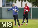 07.07.2025, Fussball 1. Bundesliga 2025/2026, Trainingsauftakt FC Augsburg, am Trainingsplatz an der WWK-Arena Augsburg, v.li: Torwart-Trainer Marco Langner (FC Augsburg), Torwart Daniel Klein (FC Augsburg)  