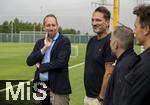 07.07.2025, Fussball 1. Bundesliga 2025/2026, Trainingsauftakt FC Augsburg, am Trainingsplatz an der WWK-Arena Augsburg, v.li: Geschftsfhrer Michael Strll (FC Augsburg), Prsident Markus Krapf (FC Augsburg), Manuel Baum (Direktor Entwicklung, FC Augsburg), Julian Baumgartlinger (Koordinator Lizenzbereich, FC Augsburg), 

 

