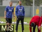 07.07.2025, Fussball 1. Bundesliga 2025/2026, Trainingsauftakt FC Augsburg, am Trainingsplatz an der WWK-Arena Augsburg, Trainer Sandro Wagner (re, FC Augsburg) mit Quirin Lppert (Athletiktrainer FC Augsburg) 
 

