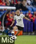 08.07.2025, UEFA Frauen-Europameisterschaft 2025 in der Schweiz. Spieltag 2, Vorrunde, Deutschland - Dnemark, im St-Jakob-Park Basel (Schweiz). Elisa Sen (Deutschland)  am Ball 