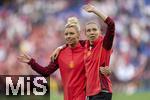 08.07.2025, UEFA Frauen-Europameisterschaft 2025 in der Schweiz. Spieltag 2, Vorrunde, Deutschland - Dnemark, im St-Jakob-Park Basel (Schweiz). Schlussjubel, v.li: Linda Dallmann (Deutschland), Elisa Sen (Deutschland)  
